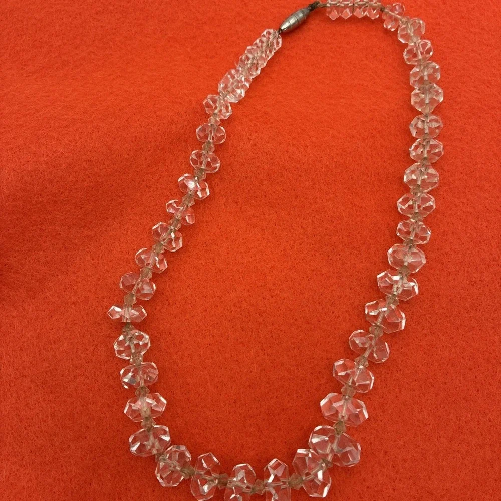 Vintage Faceted Clear Glass Bead Necklace Graduated Barrel Clasp 17 Inch Womens